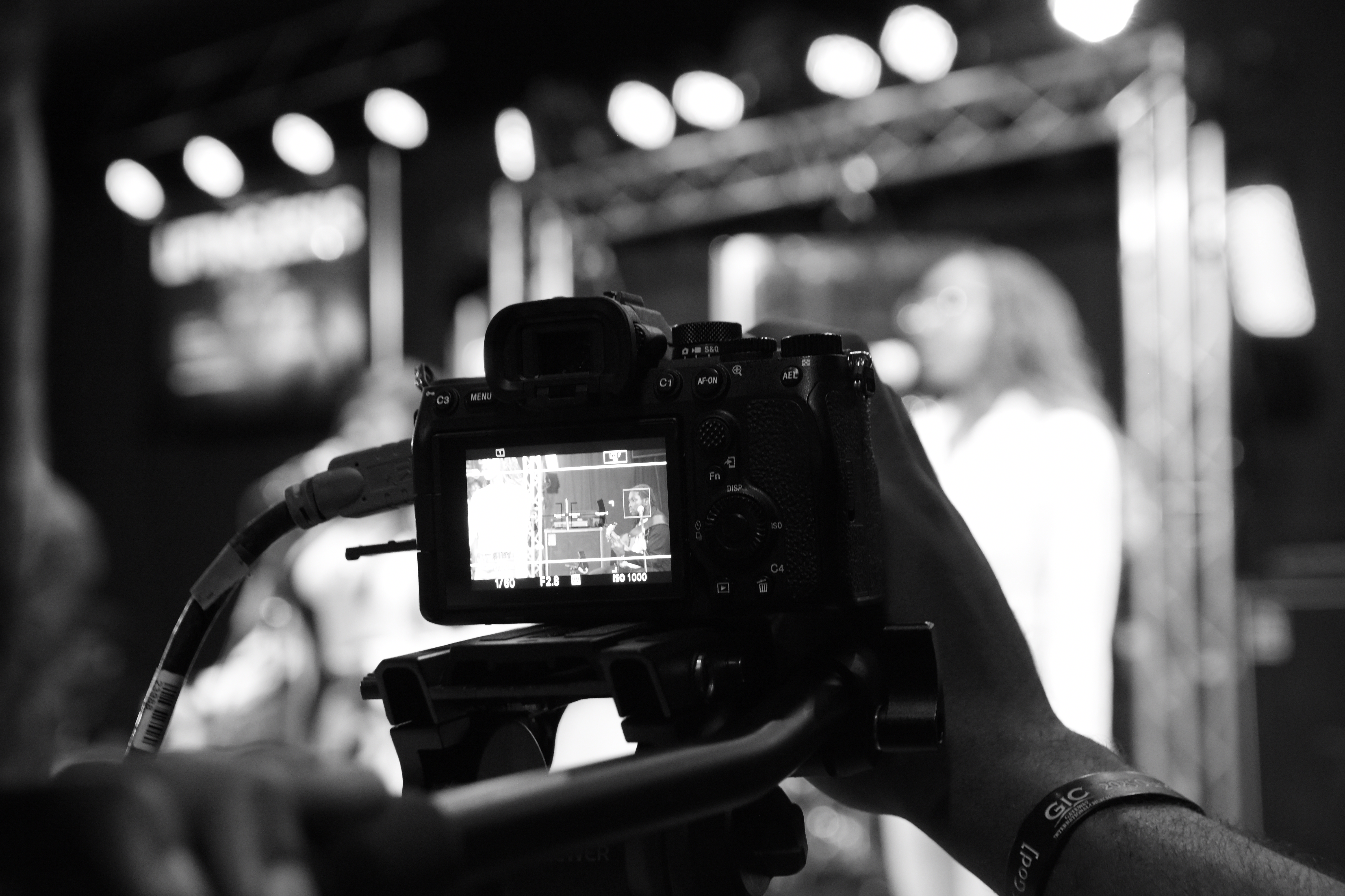 V3 Multimedia photography service